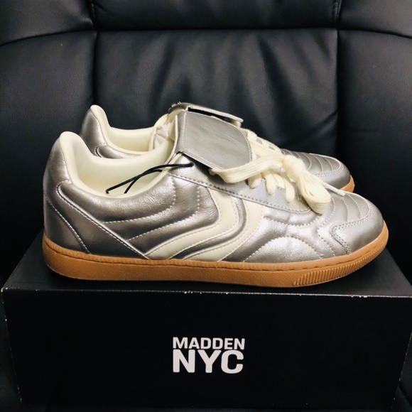NWT❗️Madden NYC Madrid women's metallic silver sneakers sizes 7, 8 - Picture 2 of 8